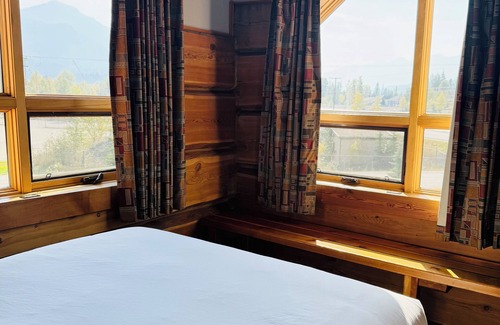 Golden Hotel | Lodge and Lantern