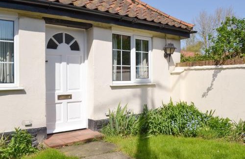 East Dereham House | Lodge Cottage - B6008