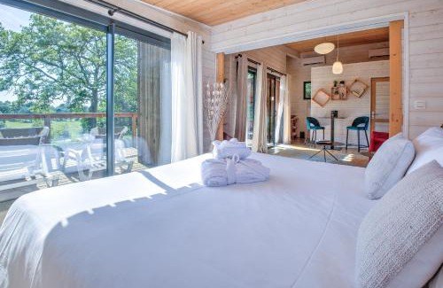 Saint-Felix-de-Reillac-et-Mortemart Apartment | Lodge Jacuzzi, Nature et Sérénité