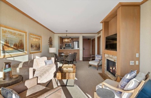 Cle Elum Apartment | Lodge Magical River Views, Balcony, Pool, Hottub, Fireplace, 5th Floor, Kitchen