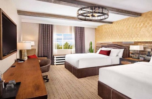 Enterprise Hotel | Lodge Queen Pool View at Silverton Hotel and Casino, Free Parking