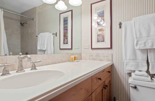 Vail Condo | Lodge Tower 290 at the base of Vail Mountain