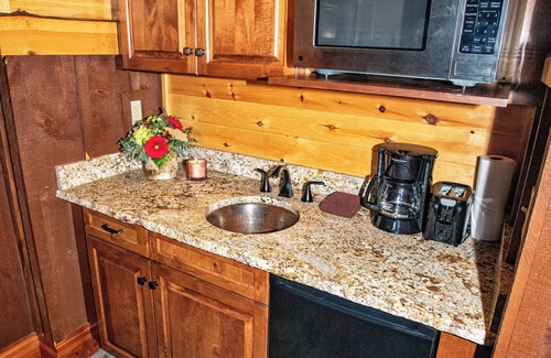 Lake George Cabin | Lodges At Cresthaven