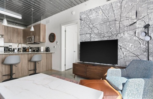 Midtown Apartment | Lodgeur | Elegant & energetic 1BR loft | Midtown