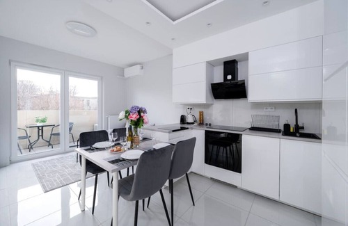 Srodmiescie Apartment | Lodz Wólczanska - Balcony, A/C - by Rentujemy