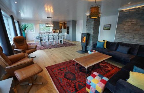 Hamnøya House | Lofoten panoramic luxury home with sauna