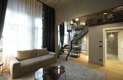 Barriera di Milano Apartment | LOFT 10-Loft-Deluxe-Private Bathroom-Street View