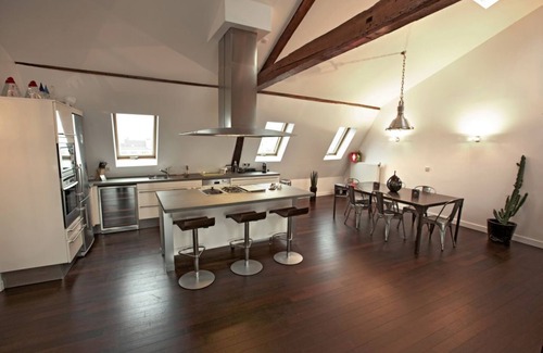 Quartier Saint-Ambroise Apartment | Loft 200 m² + terrace near the Marais
