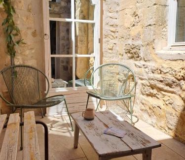 Villeneuve-les-Avignon Apartment | Loft avec patio Villeneuve les Avignon