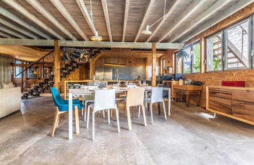 Brive-la-Gaillarde Apartment | Loft d'exception style industriel - atypique 11p.