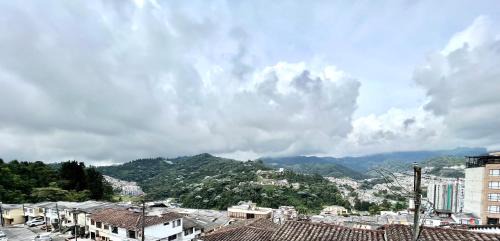 Manizales Apartment | Loft en Avenida Santander, Vista a las montañas