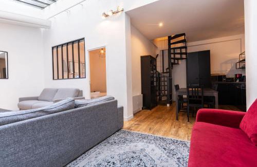 Quartier de la Roquette Apartment | Loft House 3 BR Bastille, Marais AC by LCC Agency