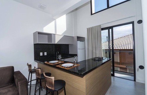 Lagoa Pequena Apartment | Loft no Novo Campeche, Terraço com Piscina ZR2092