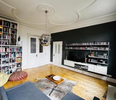 Wiesbaden Apartment | LOFT Vanelyn RETRO Central Terrace