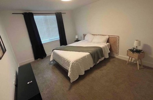 Chosewood Park Apartment | Loft w/ 2 double suite 5 minutes walk to belt line