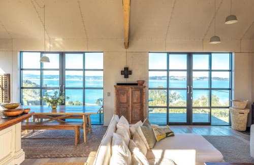 Waiheke Island House | Loft & Workroom, Woodside Bay - Be My Guest Waiheke