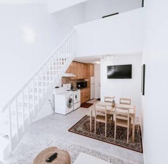 Nordic Estates Apartment | Lofted 1BR, Sleeps 4, Free parking, Walk to Lakes