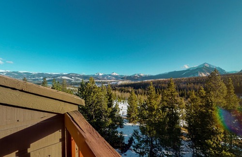 Wildernest Condo | Lofted condo w/ mountain views & shared pool/hot tubs - near hiking/biking!