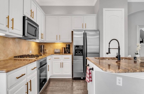 Legacy Park House | Lofted Luxury. Exclusive 3BR Home Short Walk to Legacy Shops and Dining