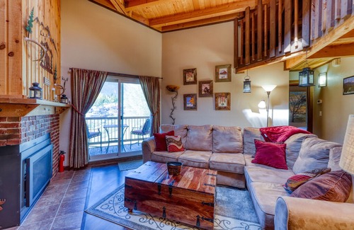 Wildernest Condo | Lofted mountain condo w/ great view & shared hot tub/pool/gym/game room/sauna!