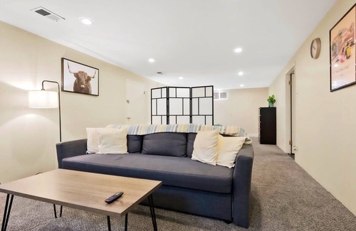 University Apartment | Loftium | Lovely & Cozy Basement Level Suite Near DU!