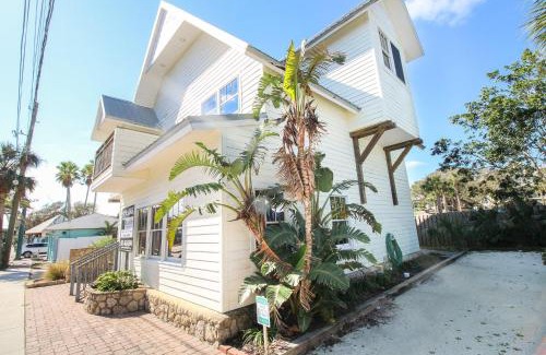New Smyrna Beach House | Lofty Dreams