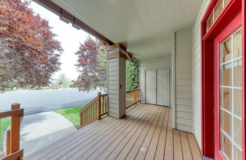 Redmond House | Lofty Pheasant Retreat