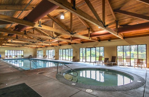 Redmond House | Lofty Pheasant Retreat