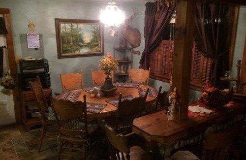 Caroga Lake House | Log Cabin Adirondack Lodge on State Trail System
