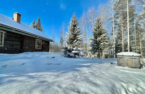 Hassela House | Log Cabin from 1820s with wood-heated sauna