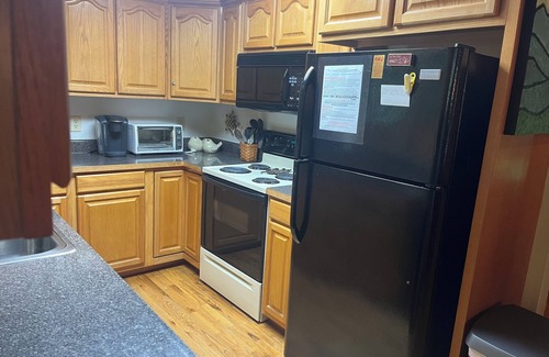 Seven Devils Cabin | Log Cabin, Hot tub, wi-fi, central location!