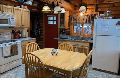 Ludlow Cabin | Log Cabin - Lake Pauline Waterfront - 2 Miles To Okemo Mountain/Jackson Gore
