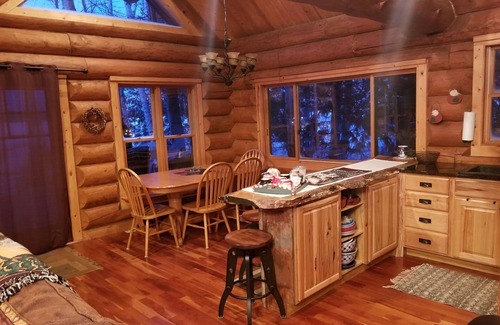 McGregor Cabin | Log Cabin living on beautiful Lake Minnewawa-call for LAST MINUTE AVAILABILITY