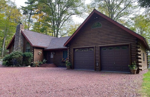 Bolton Landing Cabin | Log Cabin Mountain View On 4 Acres 5 Minutes From Bolton Landing and Lake George