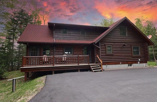 St Germain House | Log Cabin on Lake-3 Acres of Total Seclusion