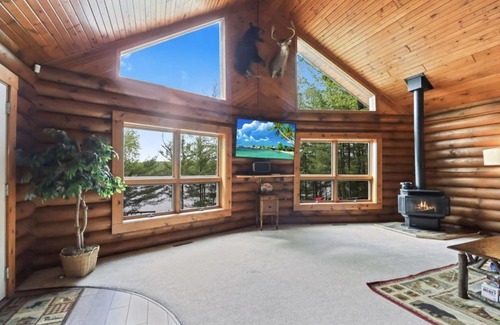 St Germain House | Log Cabin on Lake-3 Acres of Total Seclusion
