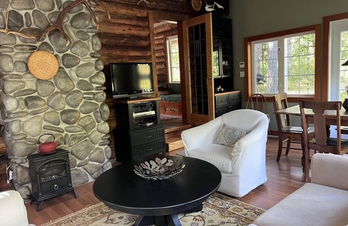 Lake Cowichan Cabin | Log Cabin on River Acreage