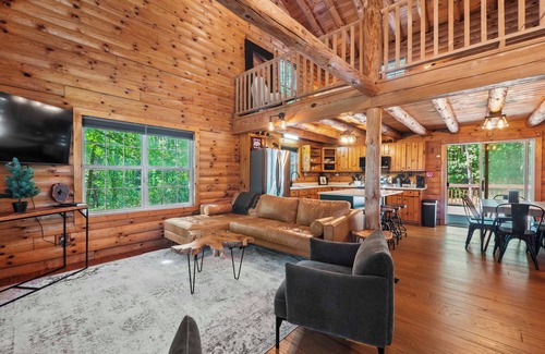 Monroe Cabin | Log Cabin Retreat in Monroe