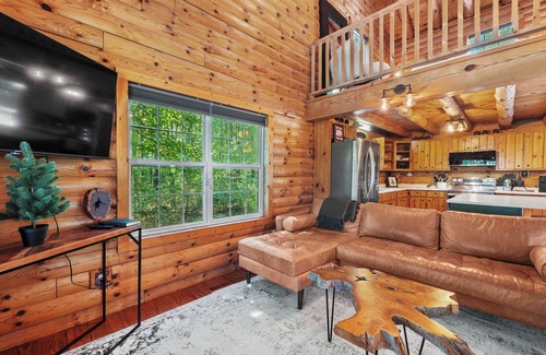 Monroe Cabin | Log Cabin Retreat in Monroe