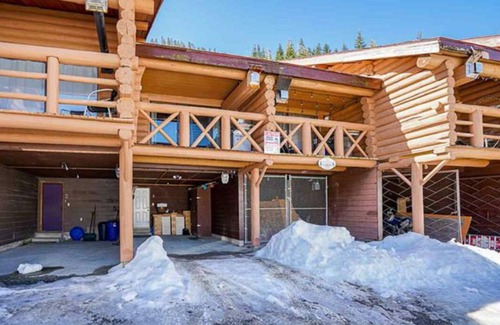 Hemlock Valley Cabin | Log cabin Sasquatch Mntn Hemlock close Harrison Hot Springs Weaver Lake Golf A/C