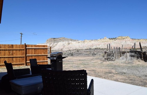 Cannonville House | Log Cottages at Bryce Canyon #3