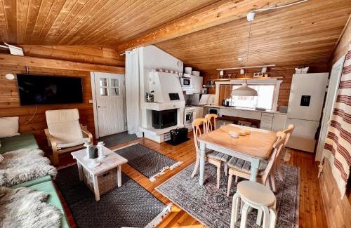 Saariselka Ski Chalet | Log House and New Sauna Pikariporras