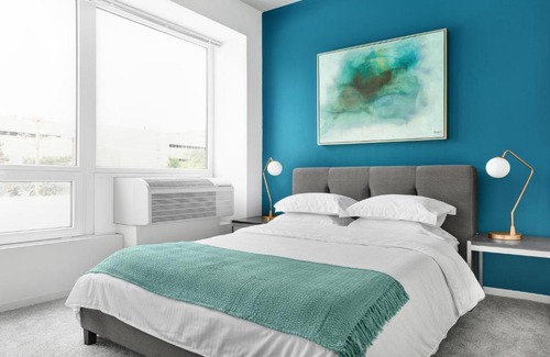 Logan Square Apartment | Logan Square 202