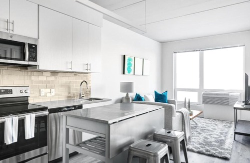 Logan Square Apartment | Logan Square 222