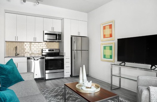 Logan Square Apartment | Logan Square 225