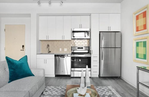 Logan Square Apartment | Logan Square 225