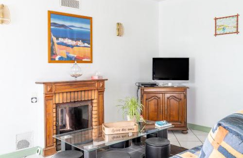 Saint-Hilaire-de-Voust House | Logement 3ch 8 personnes