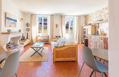 Antibes Old Town Apartment | Logement atypique dans la rue Fourmillière