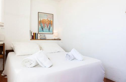 Antibes Old Town Apartment | Logement atypique dans la rue Fourmillière