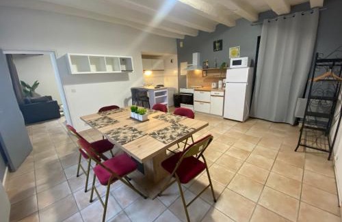 Azay-le-Rideau Apartment | Logement de groupe au centre d'Azay le Rideau